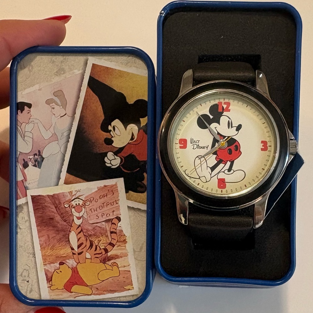 NWT Vintage Disney Mickey‎ Mouse Watch w/ Original Tin – Working!